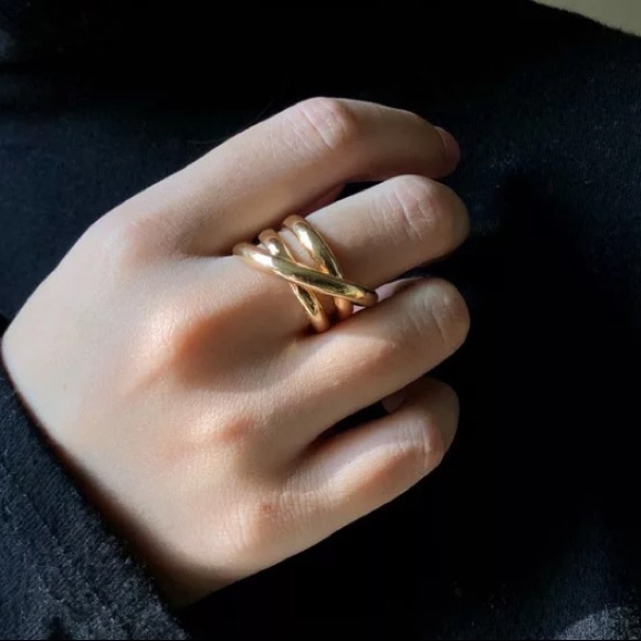 🧡 Minimalist Twisted gold ring - Picture 2 of 6